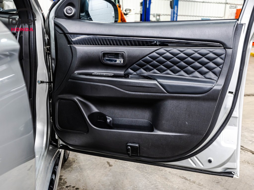 2020 Mitsubishi OUTLANDER PHEV SEL HYBRIDE BRANCHABLE ECONOMIE ET DISTANCE in Montreal, Quebec - 18 - w1024h768px