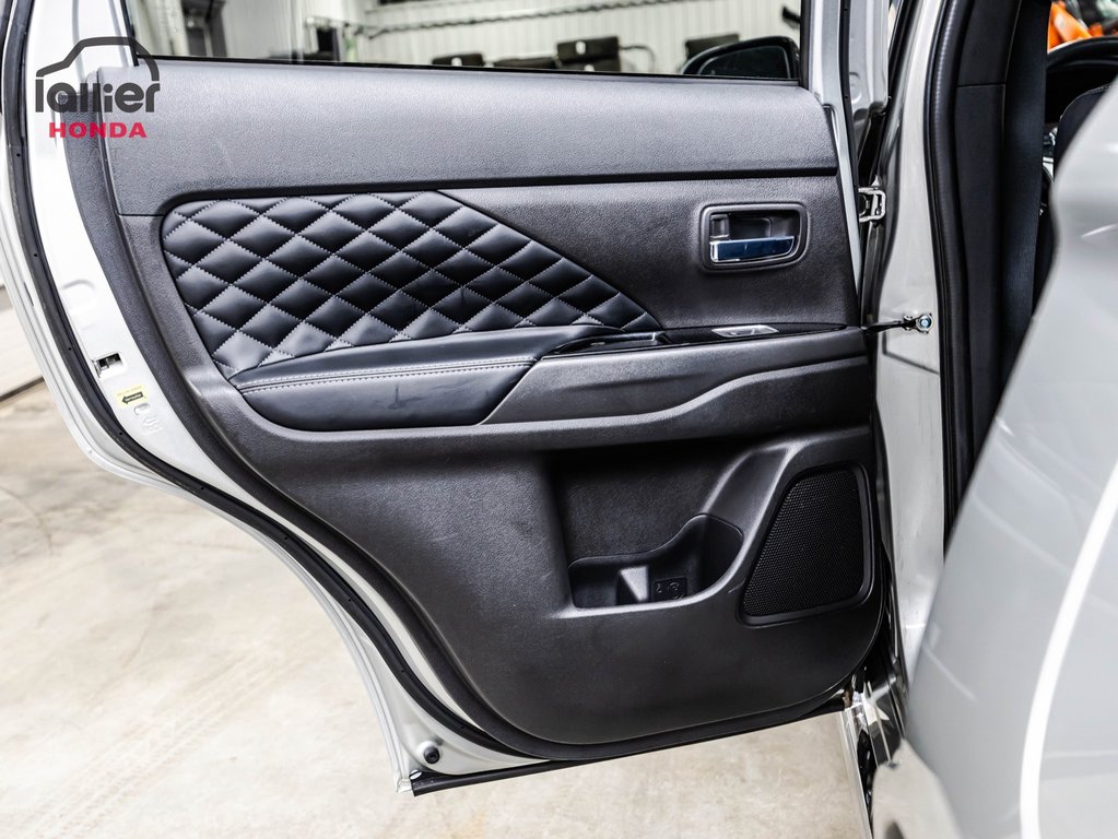 2020 Mitsubishi OUTLANDER PHEV SEL HYBRIDE BRANCHABLE ECONOMIE ET DISTANCE in Montreal, Quebec - 13 - w1024h768px