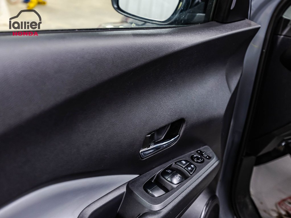 Nissan Kicks SR 2024 à Montréal, Québec - 12 - w1024h768px