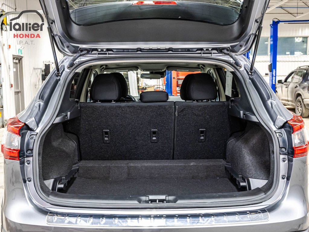 Nissan Qashqai SV 2023 à Montréal, Québec - 16 - w1024h768px