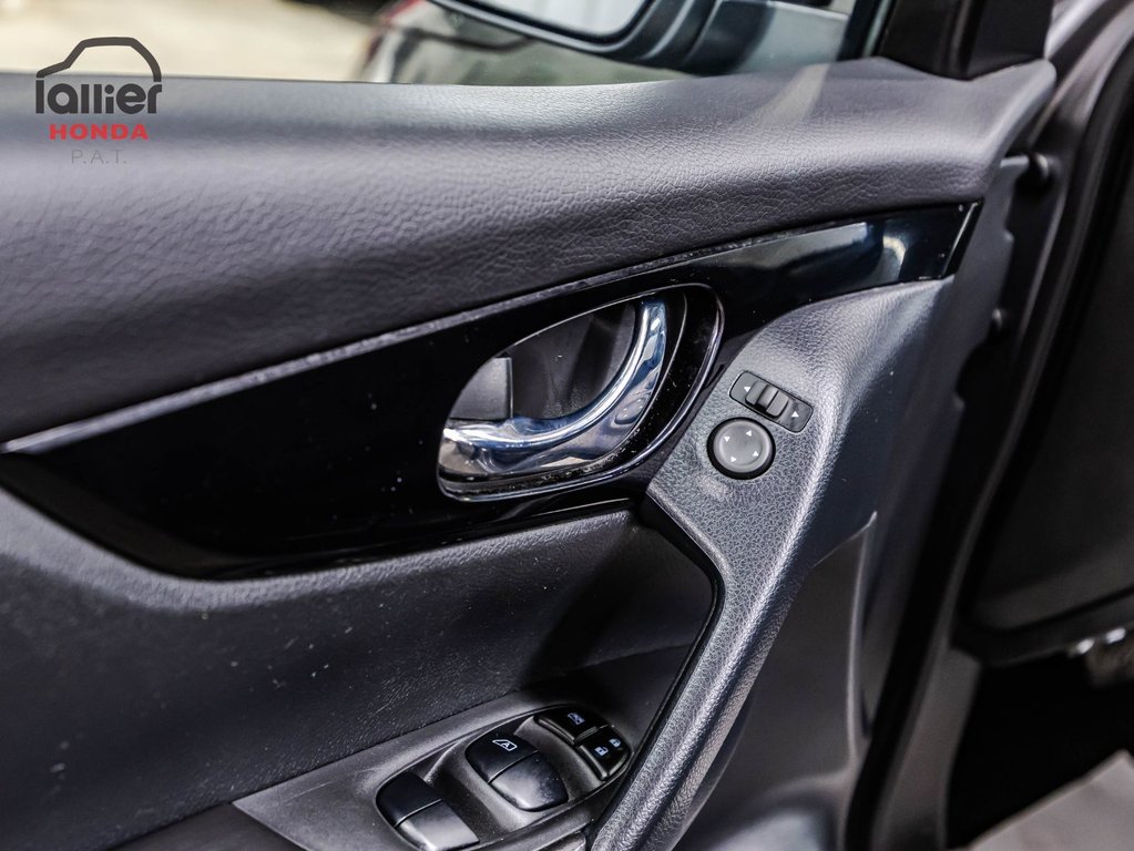 Nissan Qashqai SV 2023 à Montréal, Québec - 12 - w1024h768px