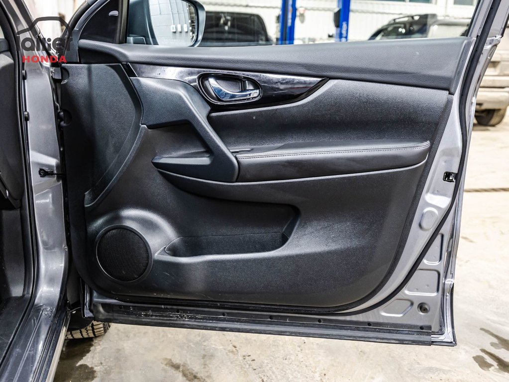 Nissan Qashqai SV 2023 à Montréal, Québec - 17 - w1024h768px