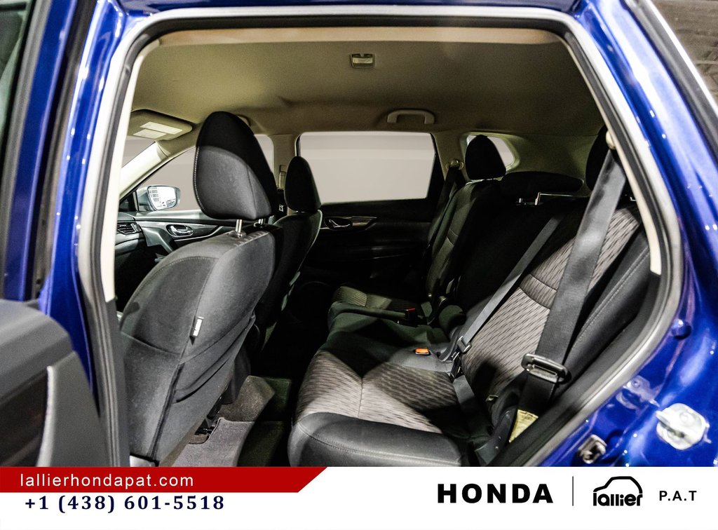 2020 Nissan Rogue SV in Montreal, Quebec - 14 - w1024h768px