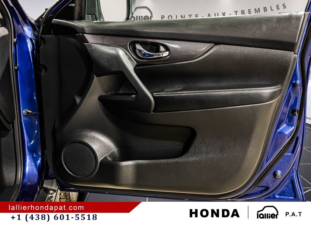 2020 Nissan Rogue SV in Montreal, Quebec - 17 - w1024h768px
