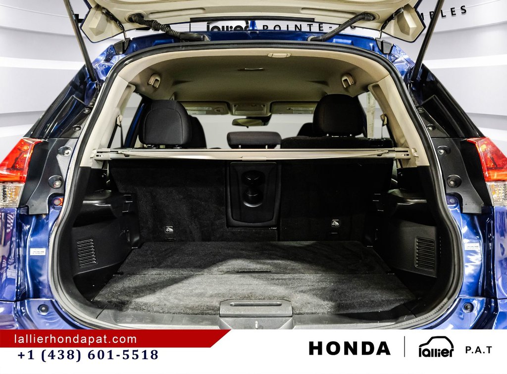 2020 Nissan Rogue SV in Montreal, Quebec - 16 - w1024h768px