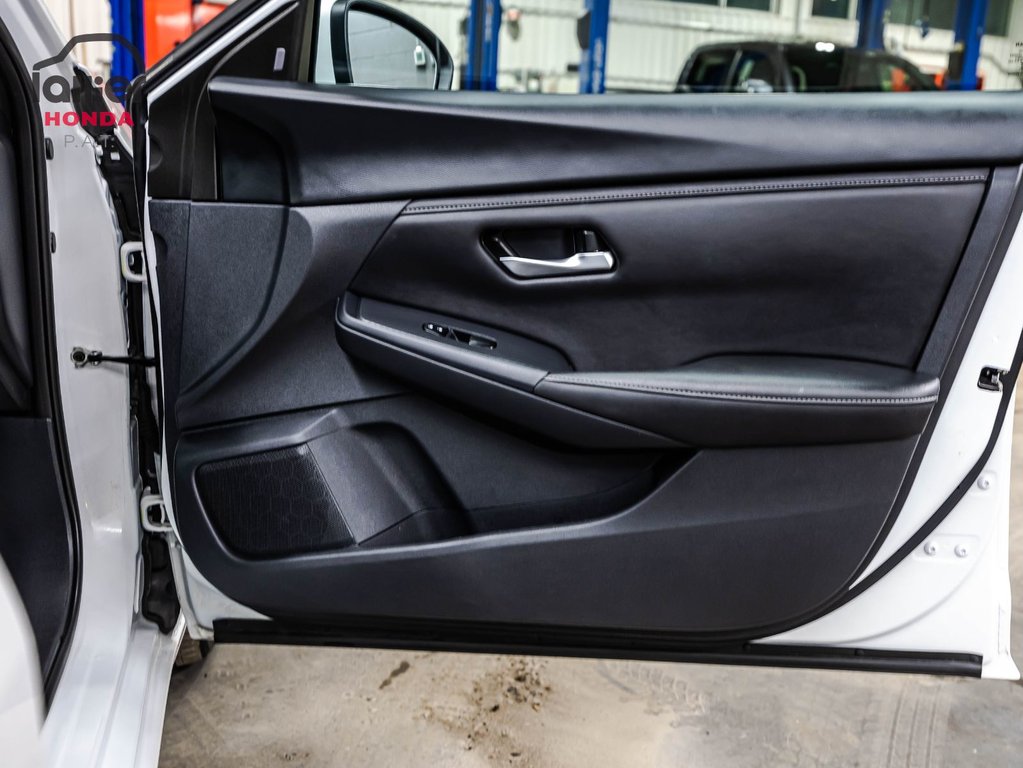 Nissan Sentra SV 2023 à Montréal, Québec - 17 - w1024h768px