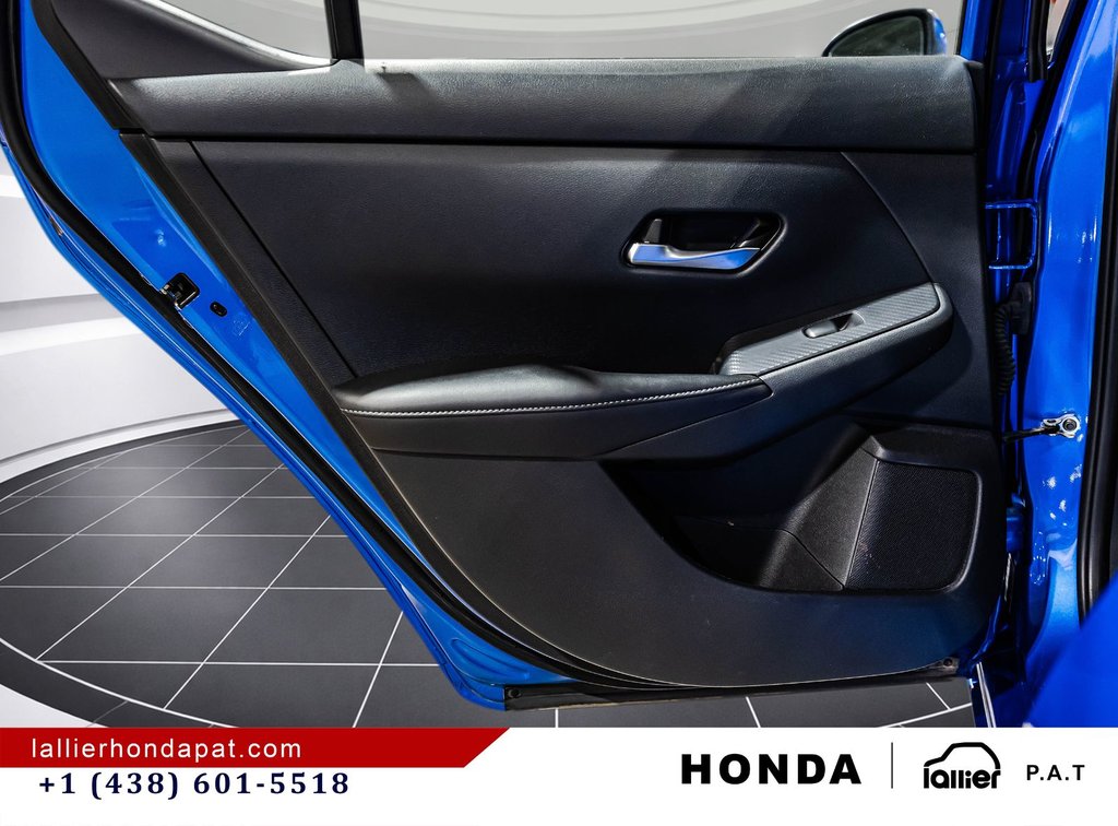 Nissan Sentra SV 2023 à Montréal, Québec - 13 - w1024h768px