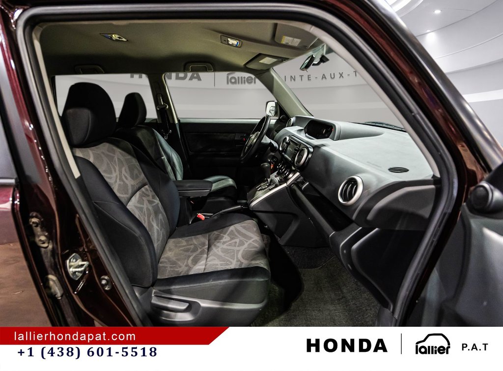2015 Scion xB in Montreal, Quebec - 16 - w1024h768px