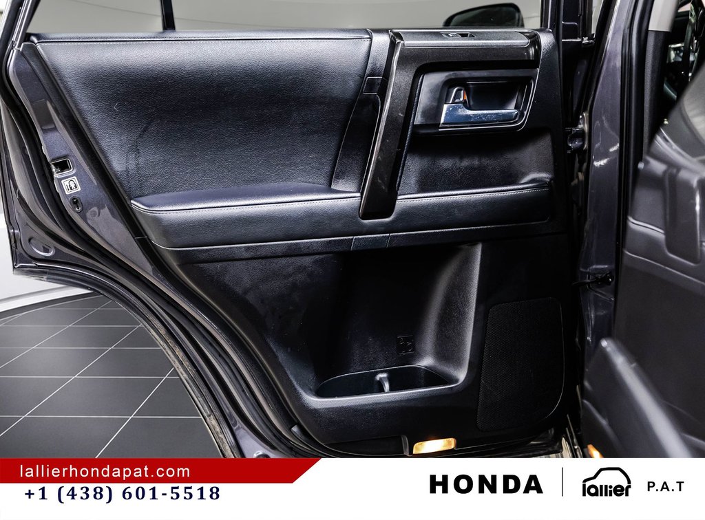 2021 Toyota 4Runner NIGHTSHADE in Montreal, Quebec - 12 - w1024h768px