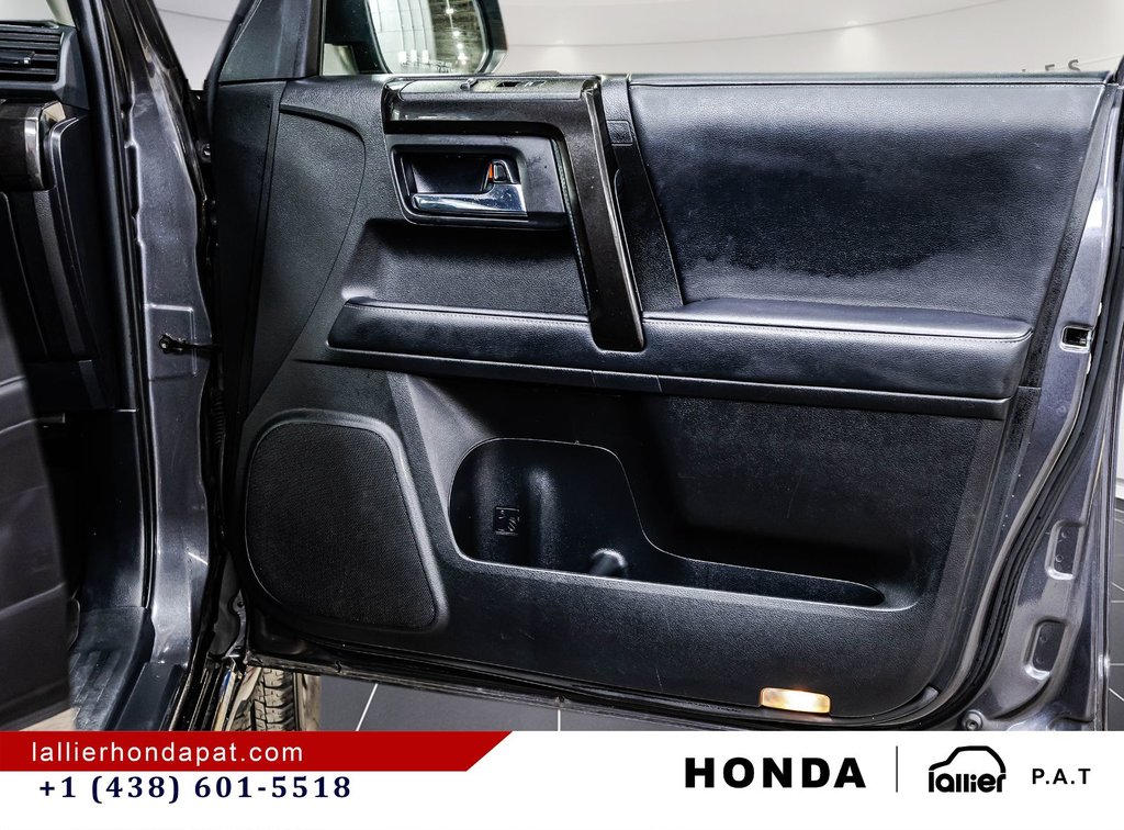 2021 Toyota 4Runner NIGHTSHADE in Montreal, Quebec - 16 - w1024h768px