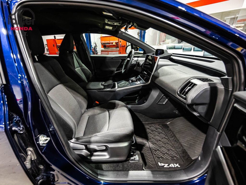 2025 Toyota bZ4X XLE in Montréal, Quebec - 17 - w1024h768px