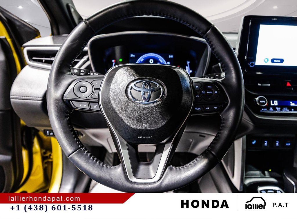 2024 Toyota Corolla Cross Hybrid XSE in Montréal, Quebec - 23 - w1024h768px