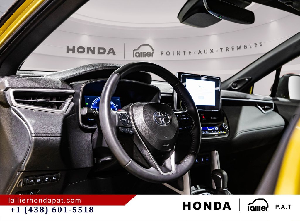 2024 Toyota Corolla Cross Hybrid XSE in Montréal, Quebec - 21 - w1024h768px