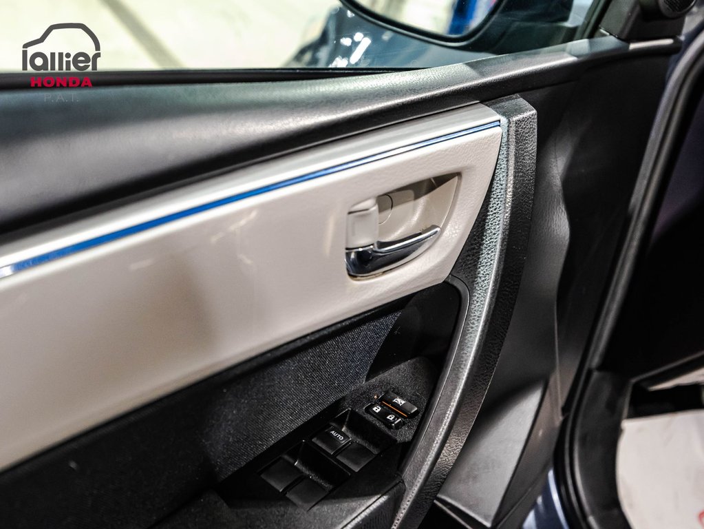 2016 Toyota Corolla LE in Montréal, Quebec - 11 - w1024h768px