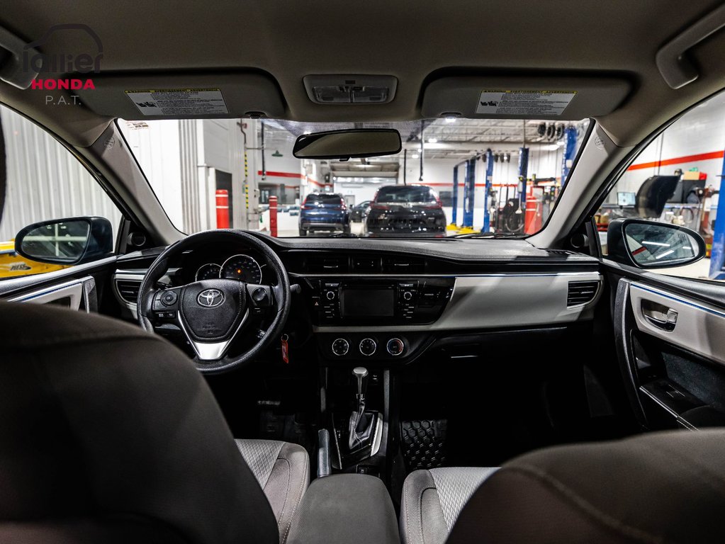 2016 Toyota Corolla LE in Montréal, Quebec - 14 - w1024h768px