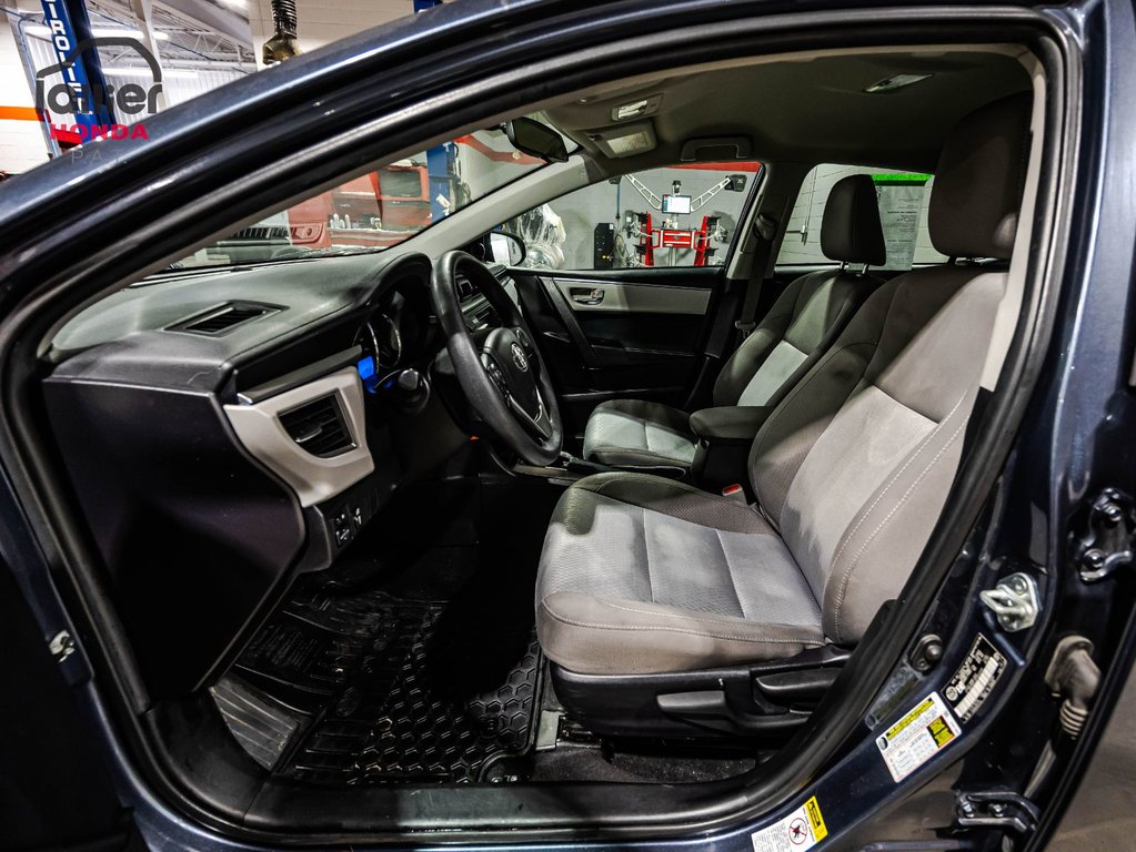 2016 Toyota Corolla LE in Montréal, Quebec - 18 - w1024h768px