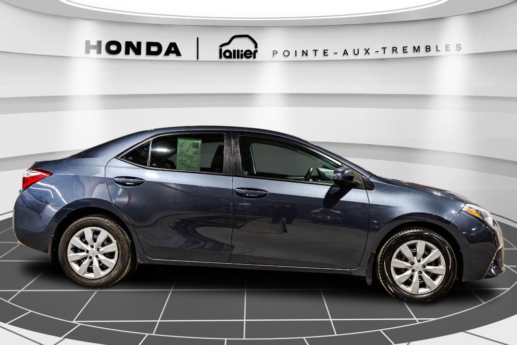 2016 Toyota Corolla LE in Montréal, Quebec - 8 - w1024h768px
