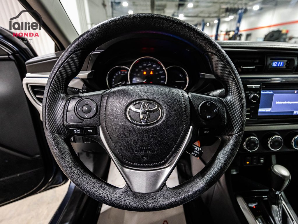 2016 Toyota Corolla LE in Montréal, Quebec - 21 - w1024h768px