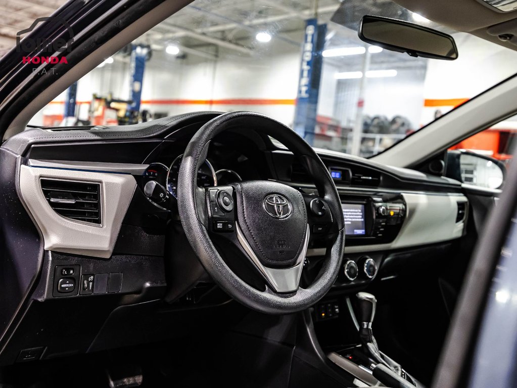 2016 Toyota Corolla LE in Montréal, Quebec - 19 - w1024h768px