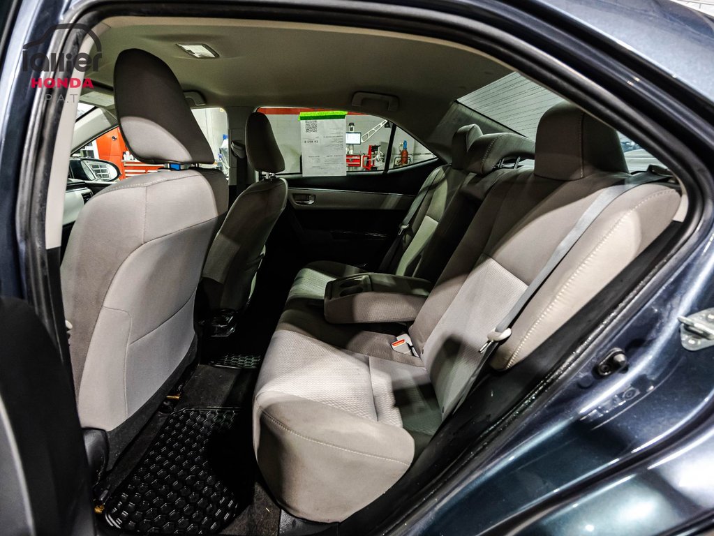 2016 Toyota Corolla LE in Montréal, Quebec - 13 - w1024h768px