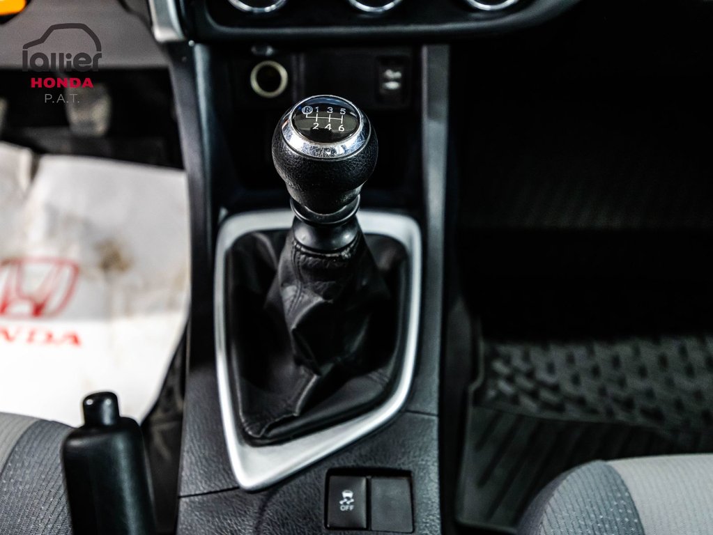 2018 Toyota Corolla in Montréal, Quebec - 23 - w1024h768px