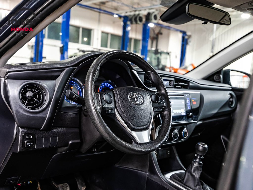 2018 Toyota Corolla in Montréal, Quebec - 18 - w1024h768px