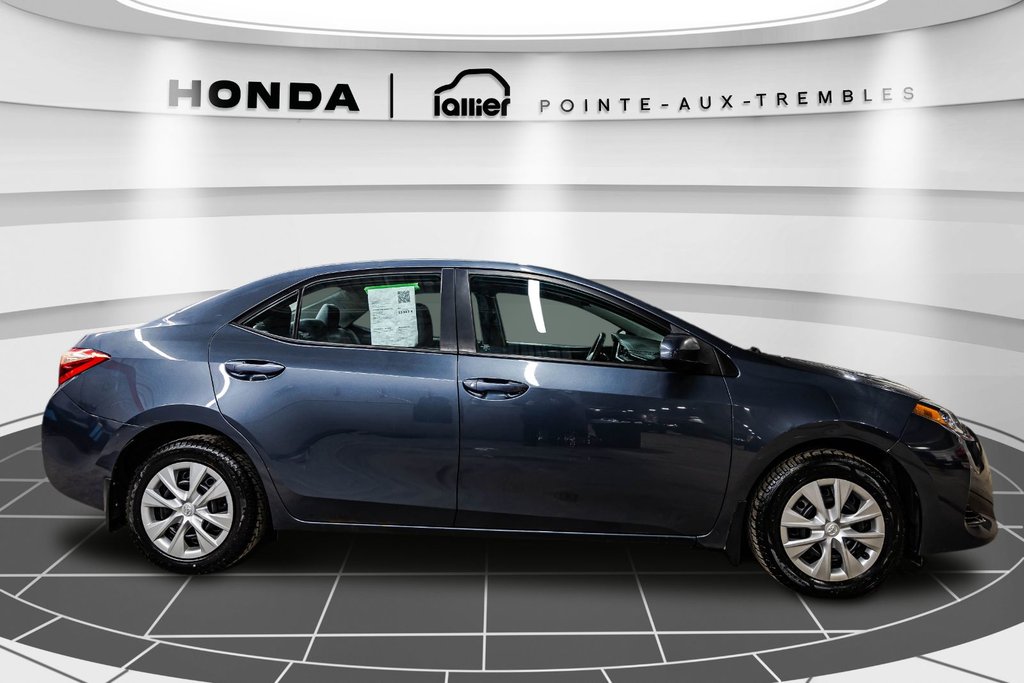 2018 Toyota Corolla in Montréal, Quebec - 8 - w1024h768px