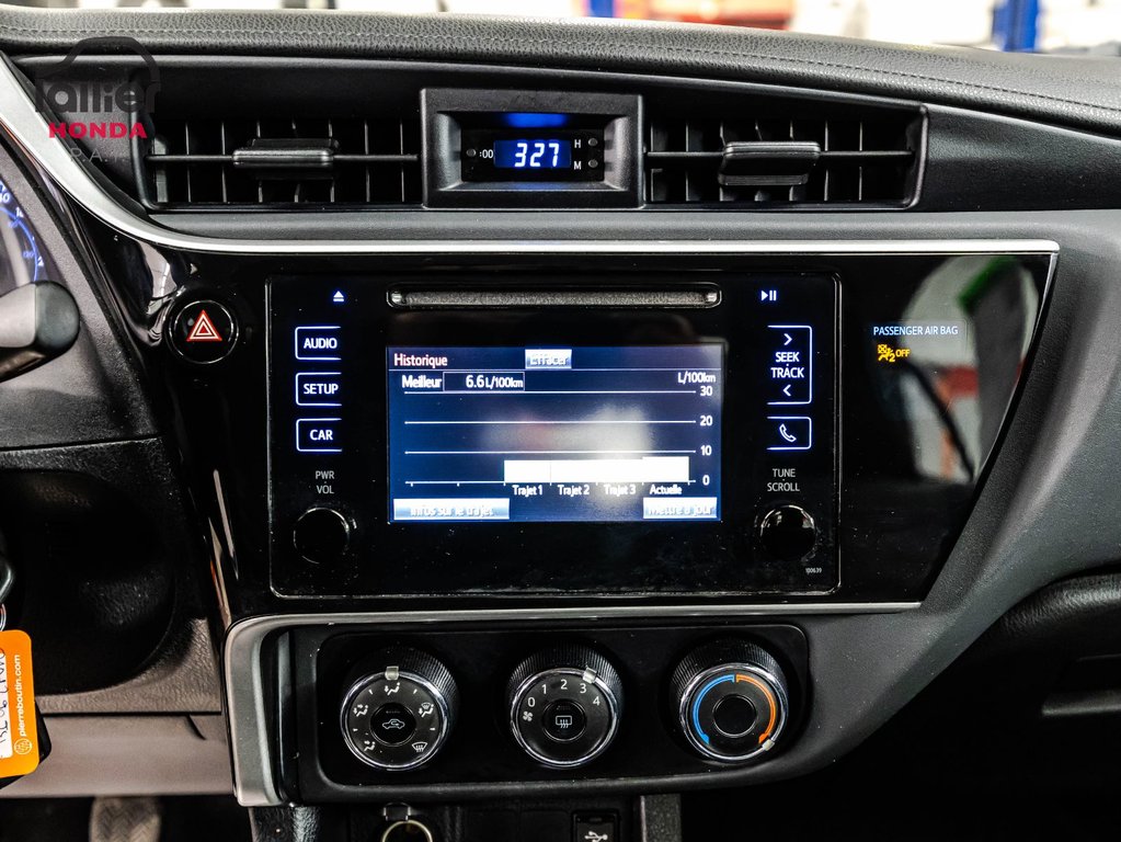 2018 Toyota Corolla in Montréal, Quebec - 22 - w1024h768px