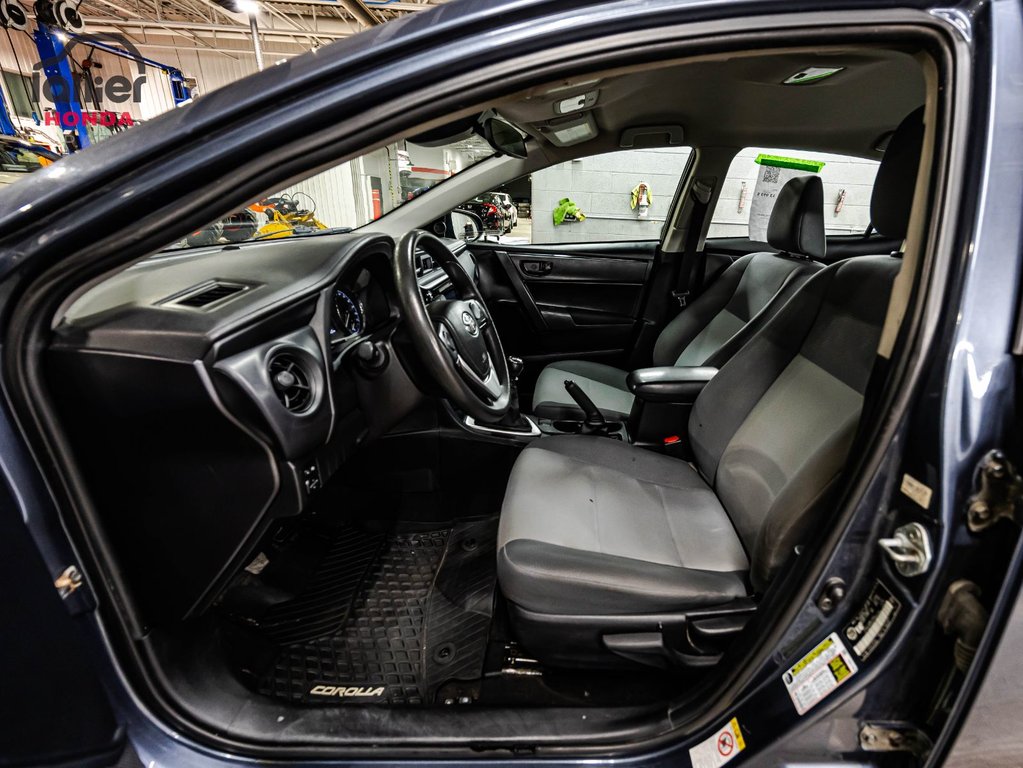 2018 Toyota Corolla in Montréal, Quebec - 17 - w1024h768px