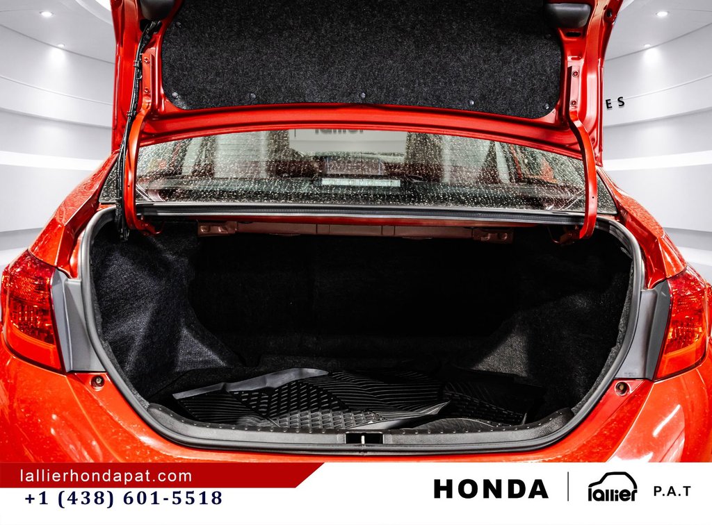 Toyota Corolla SE 2018 à Montréal, Québec - 15 - w1024h768px