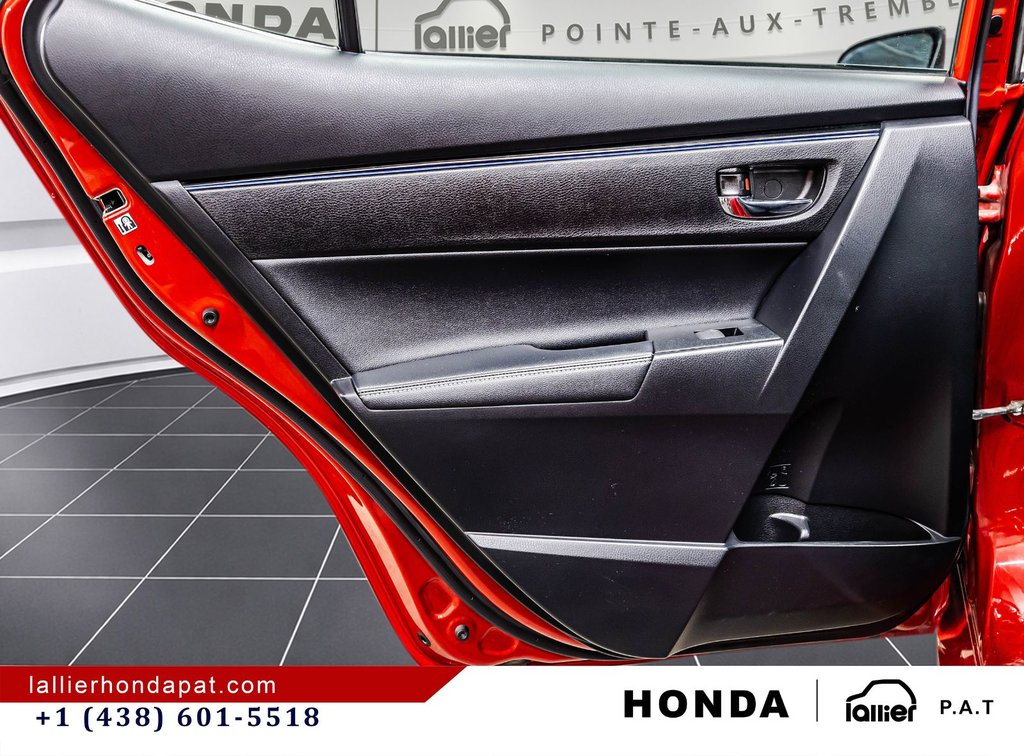 2018 Toyota Corolla SE in Montréal, Quebec - 12 - w1024h768px