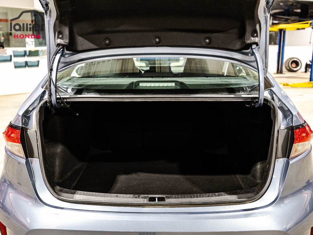 Toyota Corolla LE 2022 à Montréal, Québec - 14 - w1024h768px