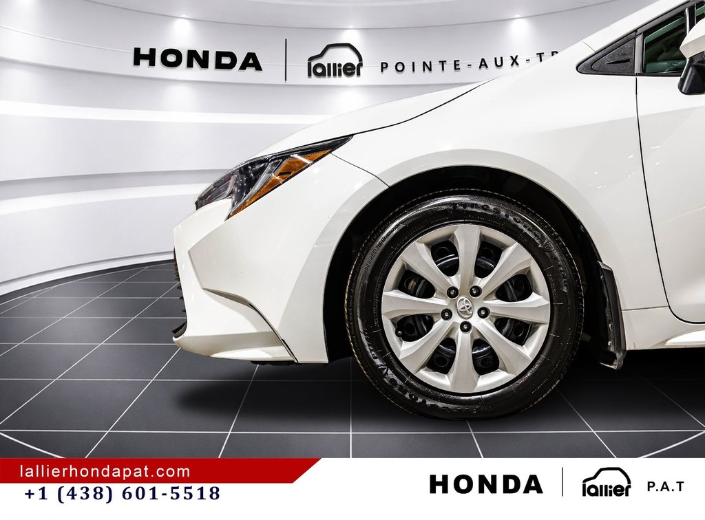 2023 Toyota Corolla LE in Montreal, Quebec - 10 - w1024h768px