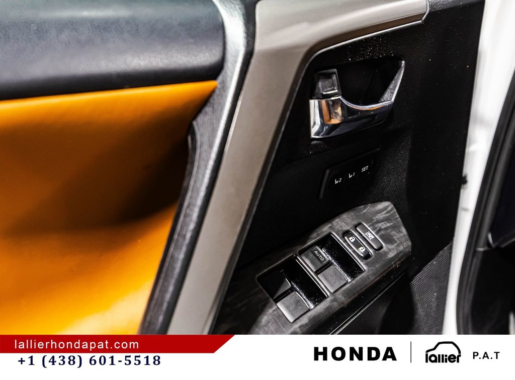 2017 Toyota RAV4 Limited in Montreal, Quebec - 11 - w1024h768px