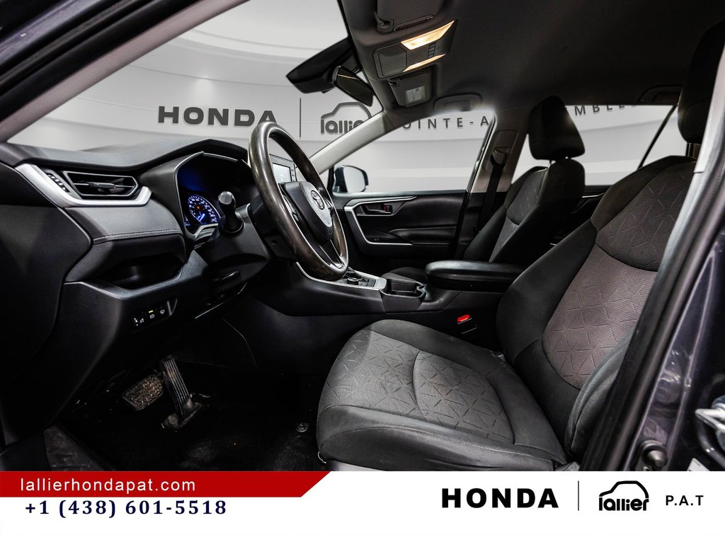 2019 Toyota RAV4 Hybrid LE in Montréal, Quebec - 18 - w1024h768px