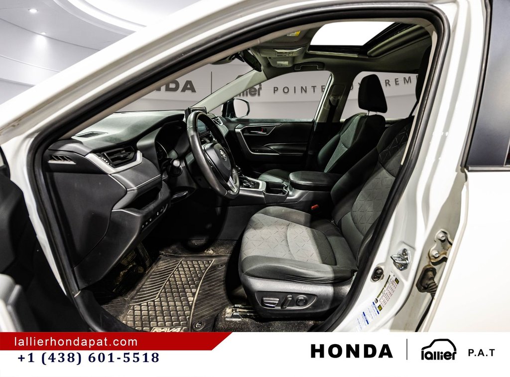 2020 Toyota RAV4 Hybrid XLE in Montreal, Quebec - 20 - w1024h768px