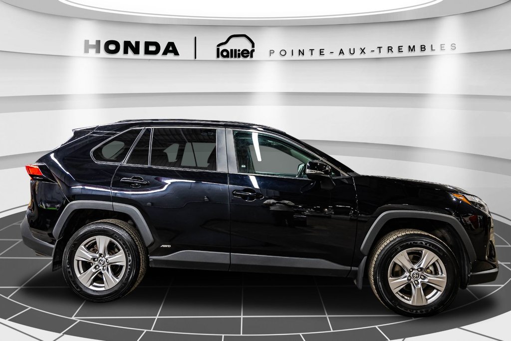 Toyota RAV4 Hybrid XLE 2023 à , Québec - 8 - w1024h768px