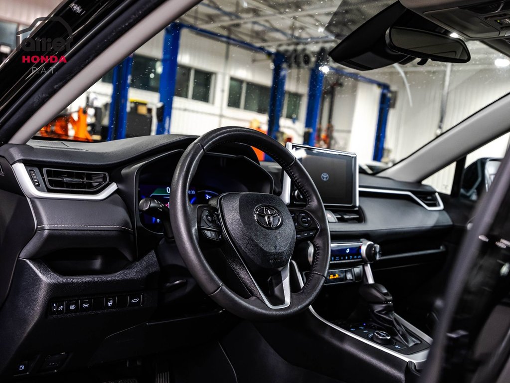 Toyota RAV4 Hybrid XLE 2023 à , Québec - 21 - w1024h768px