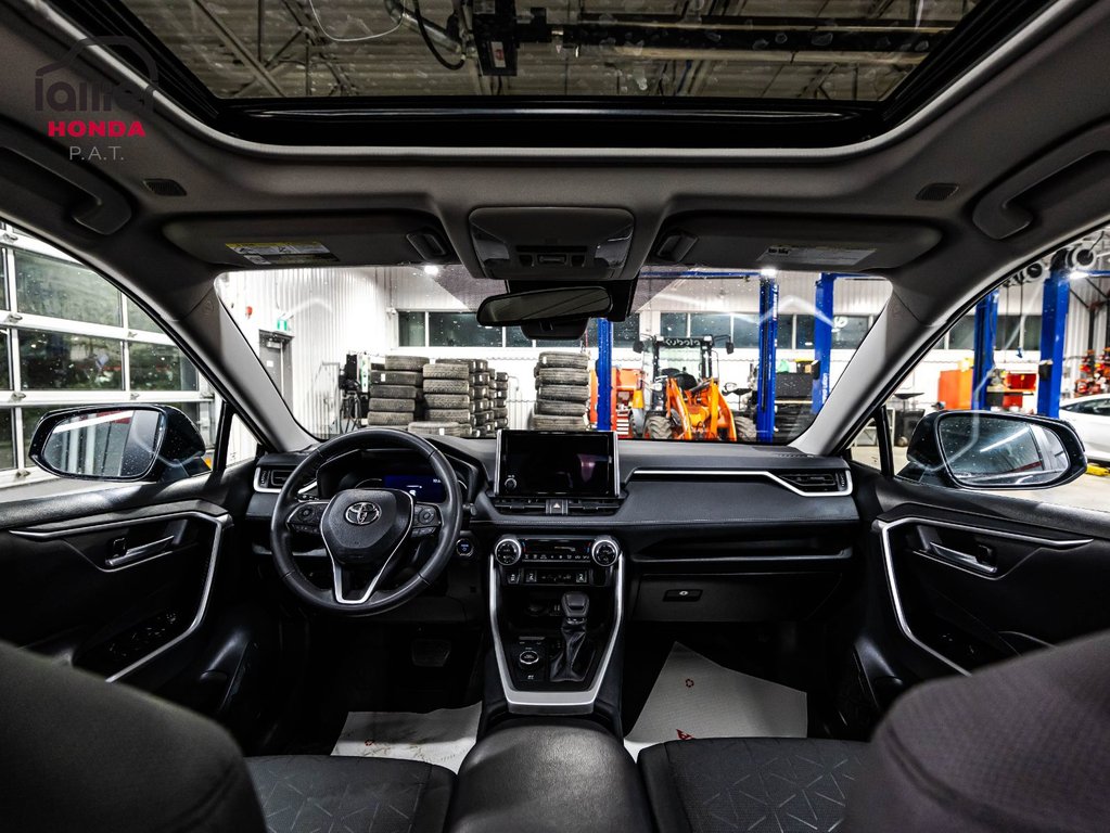 Toyota RAV4 Hybrid XLE 2023 à , Québec - 14 - w1024h768px