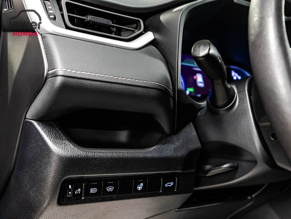 Toyota RAV4 Hybrid XLE 2023 à , Québec - 22 - w1024h768px