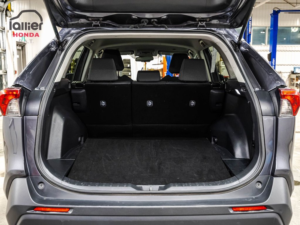 2024 Toyota RAV4 LE in Montréal, Quebec - 15 - w1024h768px