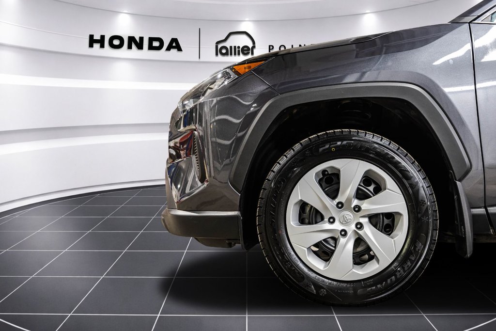 2024 Toyota RAV4 LE in Montréal, Quebec - 10 - w1024h768px
