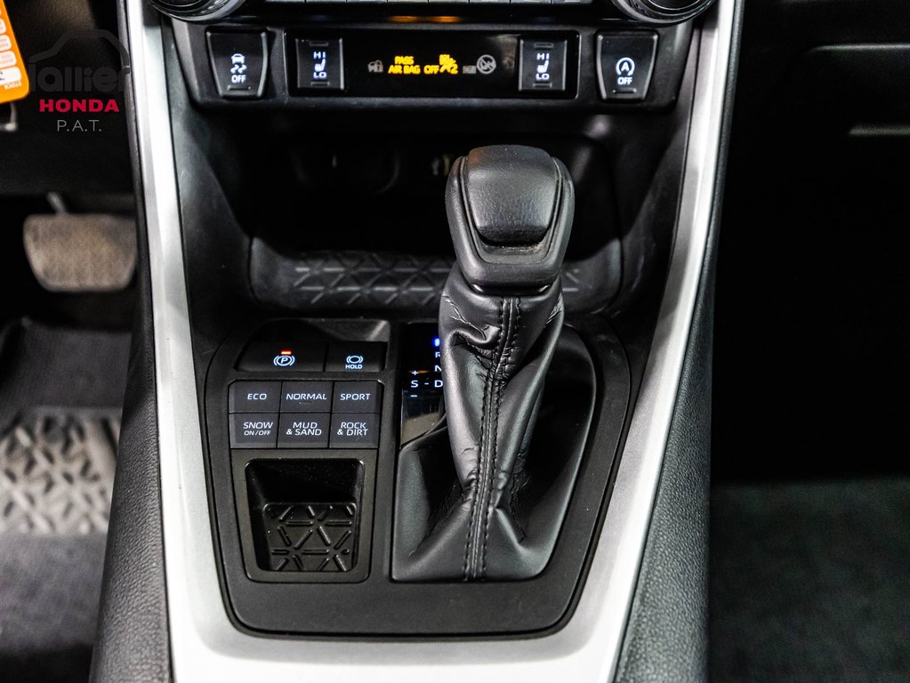 2024 Toyota RAV4 LE in Montréal, Quebec - 24 - w1024h768px