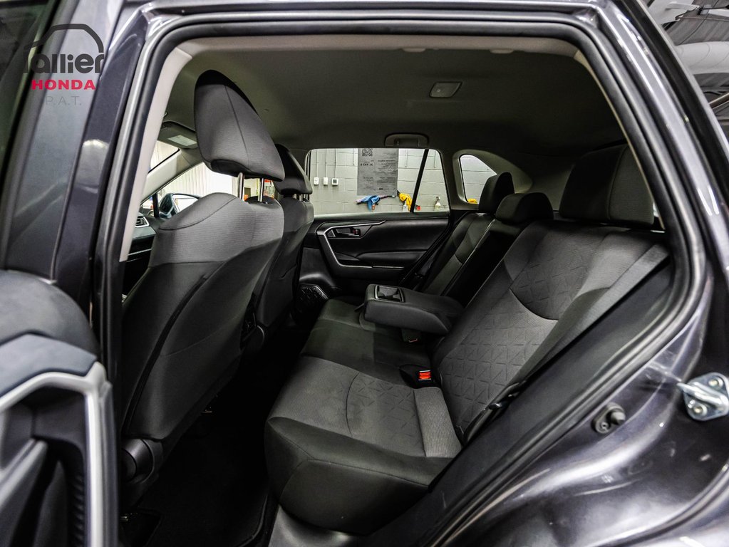 2024 Toyota RAV4 LE in Montréal, Quebec - 13 - w1024h768px
