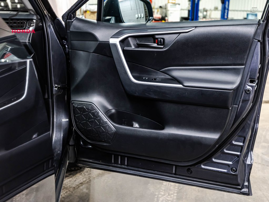 2024 Toyota RAV4 LE in Montréal, Quebec - 16 - w1024h768px