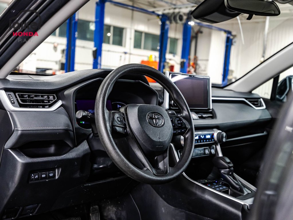 2024 Toyota RAV4 LE in Montréal, Quebec - 19 - w1024h768px