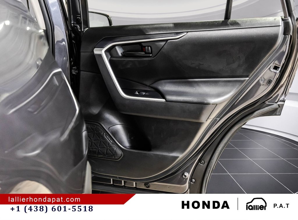 Toyota RAV4 LE 2024 à Montréal, Québec - 13 - w1024h768px