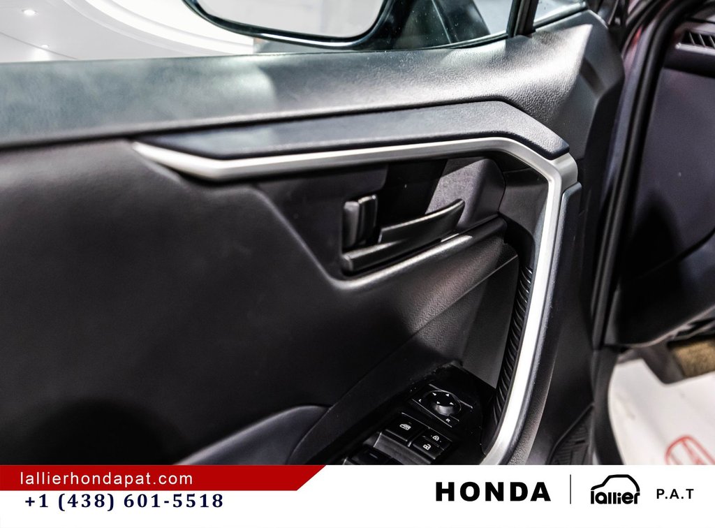 Toyota RAV4 LE 2024 à Montréal, Québec - 11 - w1024h768px