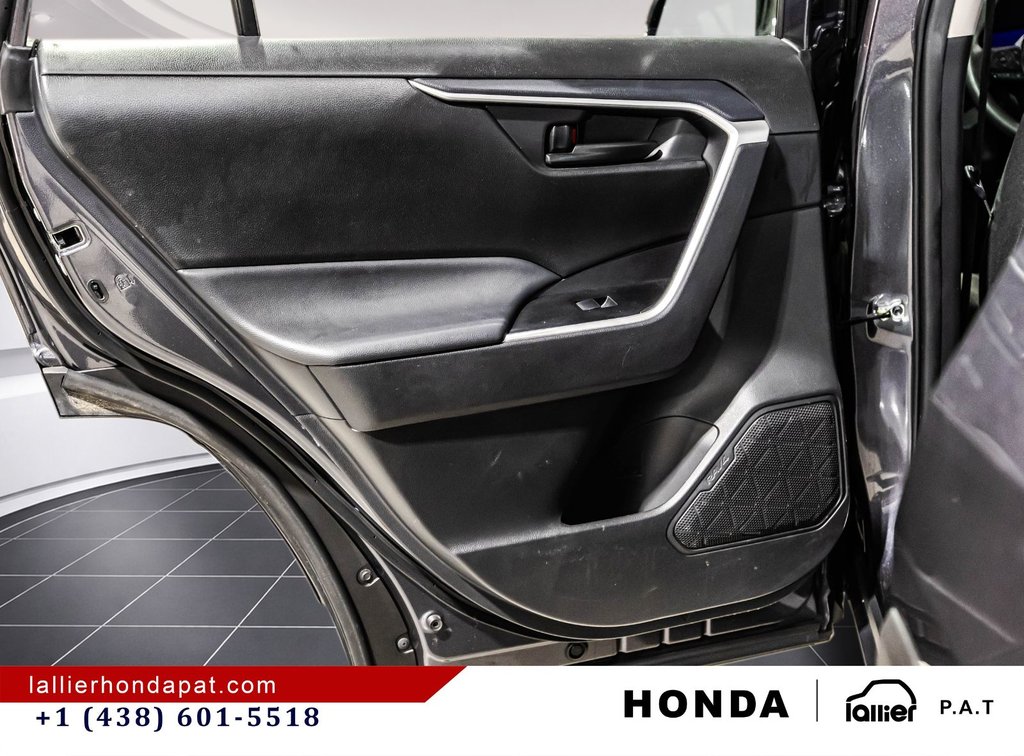 Toyota RAV4 LE 2024 à Montréal, Québec - 12 - w1024h768px