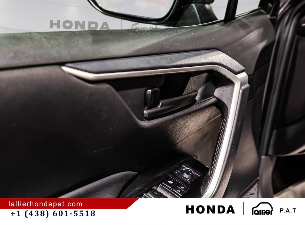 2025 Toyota RAV4 Hybrid LE in Montreal, Quebec - 11 - w1024h768px